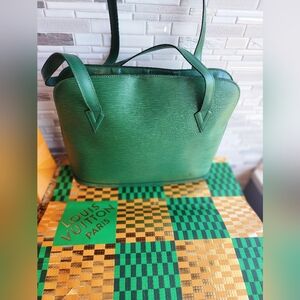 Louis Vuitton 💚Green Epi St Jacques